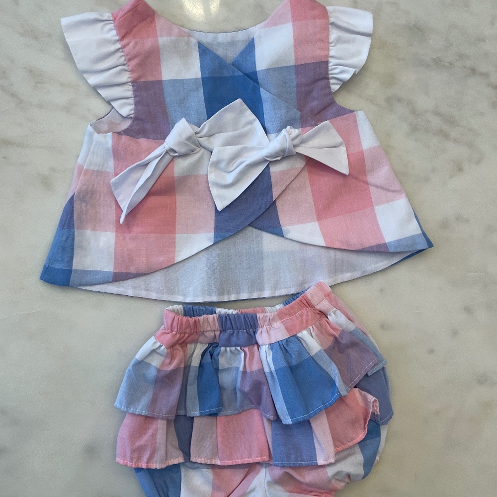 The Beaufort Bonnet Company Swing Set 0/6 mo. EUC